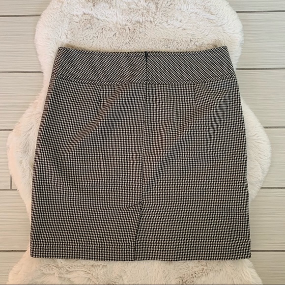 Houndstooth Skirt - Picture 2 of 6